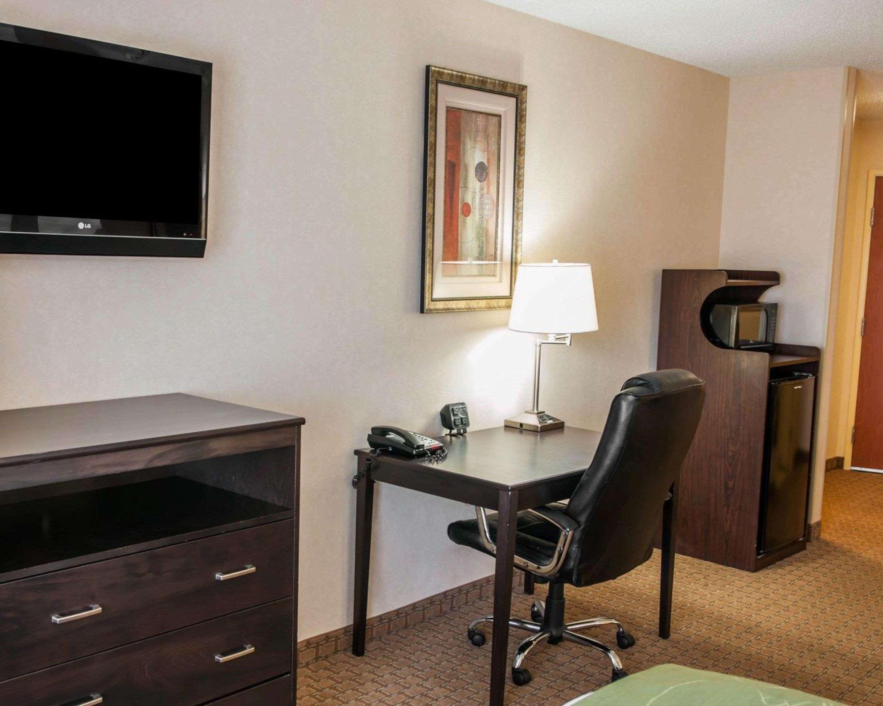 Comfort Suites Southport Exterior foto