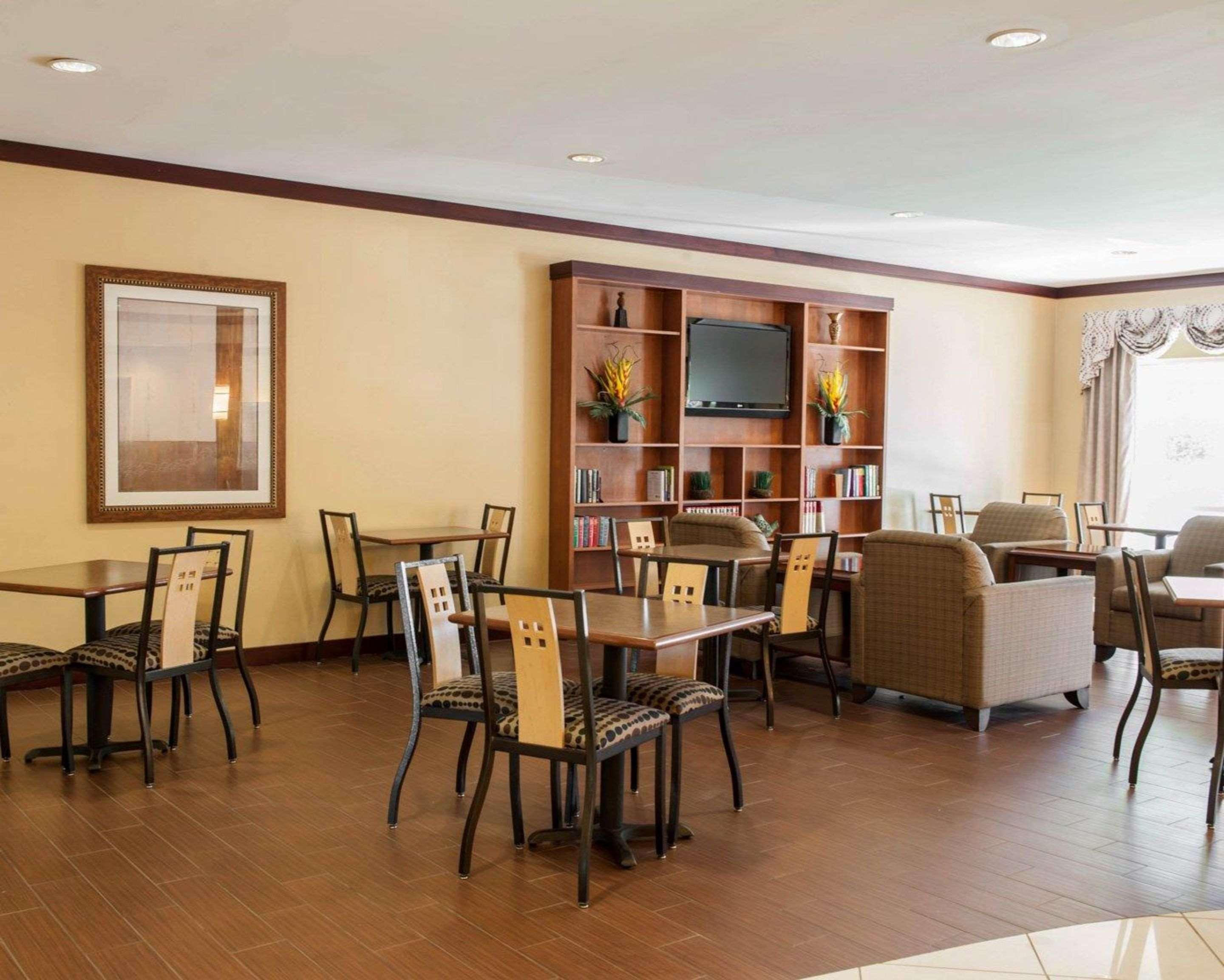 Comfort Suites Southport Exterior foto